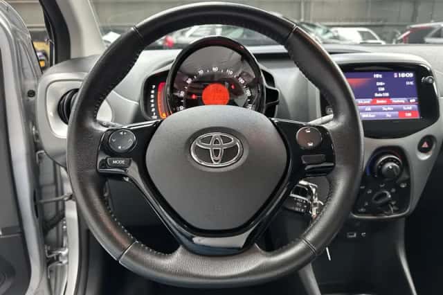 Toyota Aygo (2018) thumbnail 11