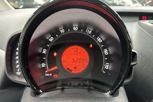 Toyota Aygo (2018) thumbnail 12