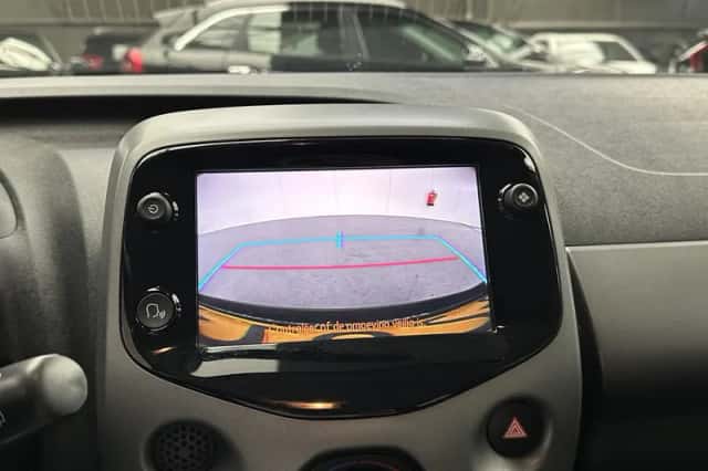 Toyota Aygo (2018) thumbnail 15