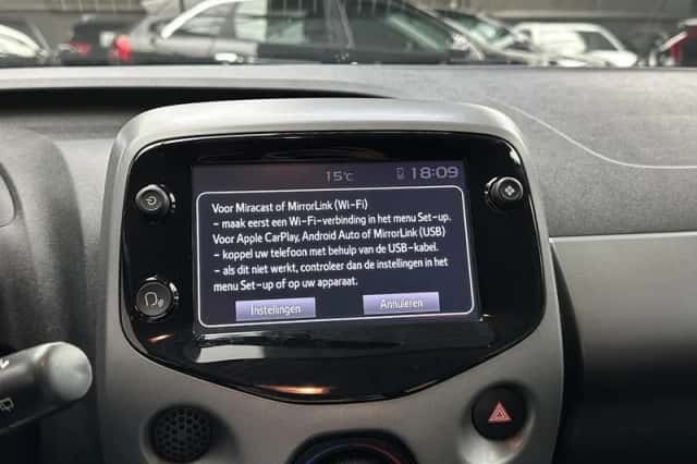 Toyota Aygo (2018) thumbnail 16