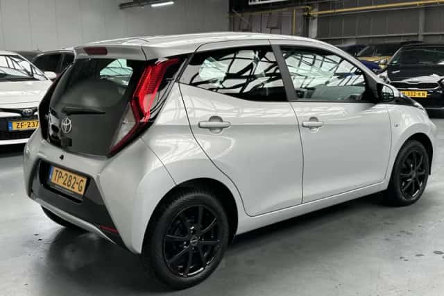 Toyota Aygo (2018) thumbnail 23
