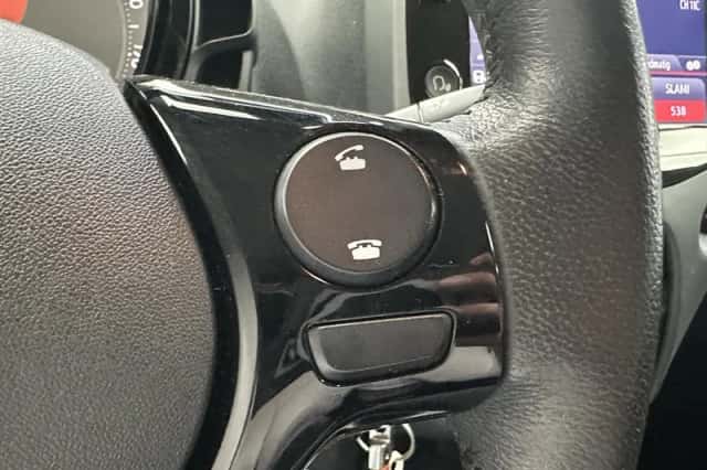 Toyota Aygo (2018) thumbnail 9