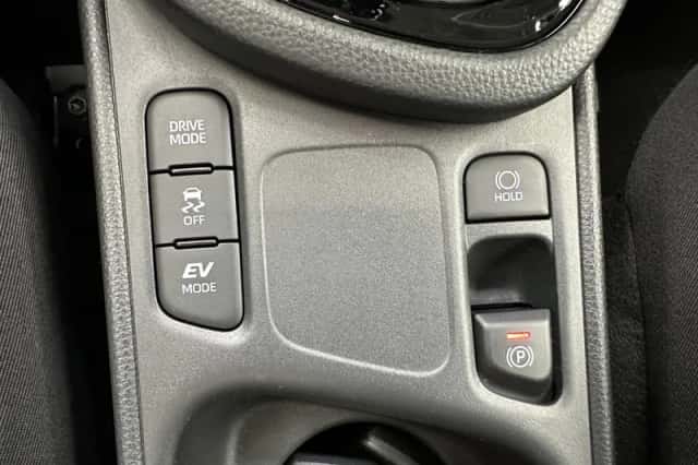 Toyota Yaris Cross (2025) thumbnail 17