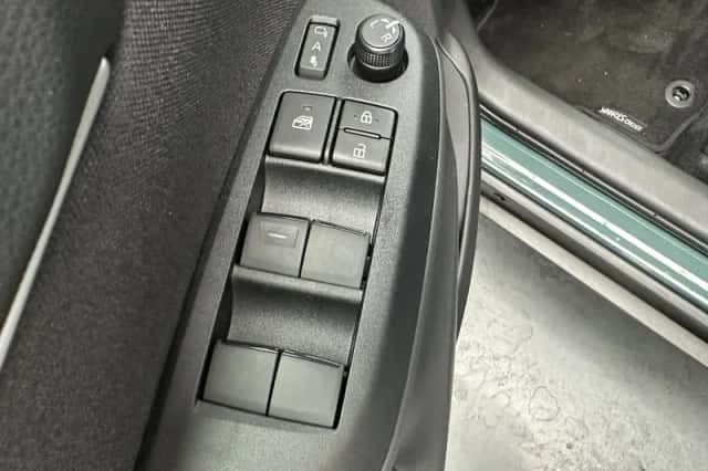 Toyota Yaris Cross (2025) thumbnail 3