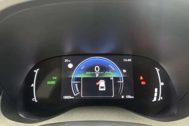 Toyota Yaris Cross (2025) thumbnail 5