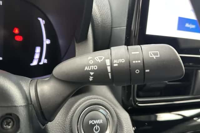 Toyota Yaris Cross (2025) thumbnail 9