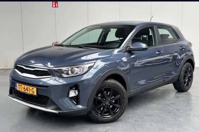 Kia Stonic (2018) thumbnail 1