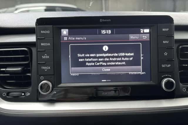 Kia Stonic (2018) thumbnail 15