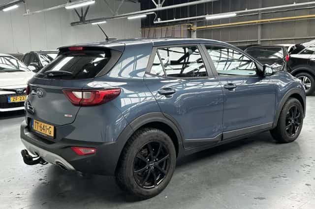 Kia Stonic (2018) thumbnail 22