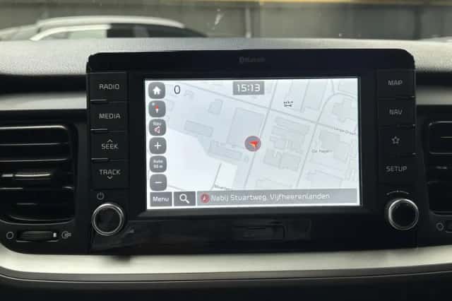 Kia Stonic (2018) thumbnail 10