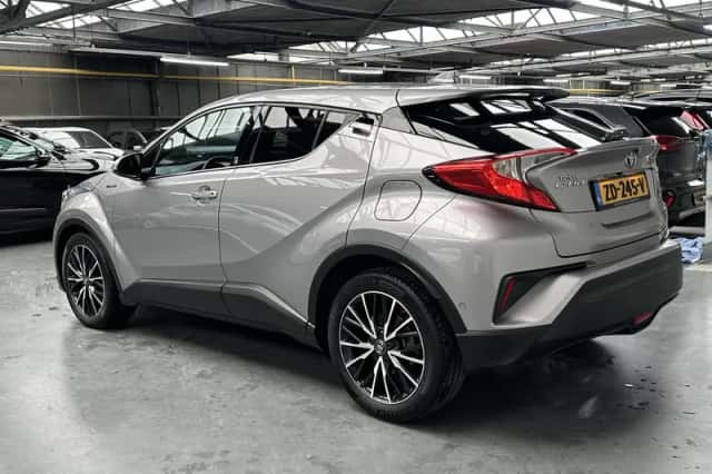 Toyota C-HR (2018) thumbnail 21