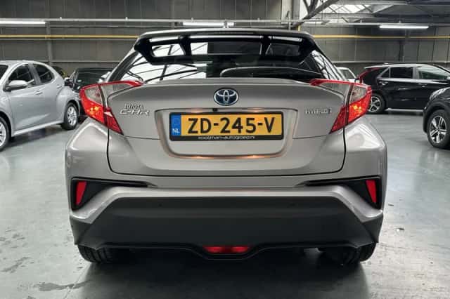 Toyota C-HR (2018) thumbnail 22