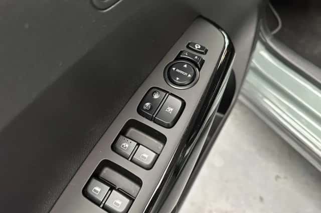 Kia Picanto (2024) thumbnail 3