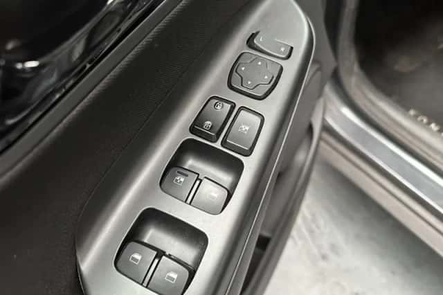 Hyundai Kona (2020) thumbnail 5