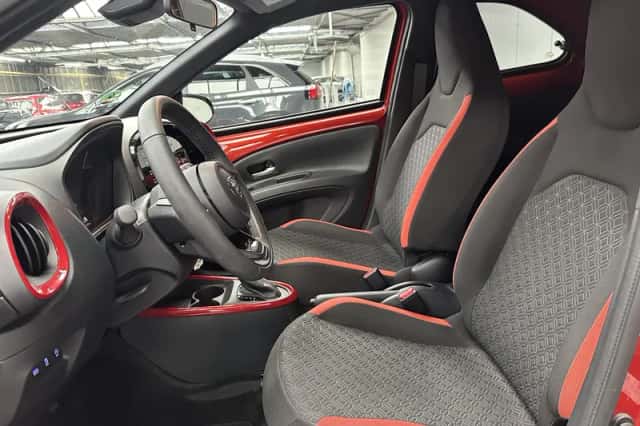 Toyota Aygo (2023) thumbnail 2