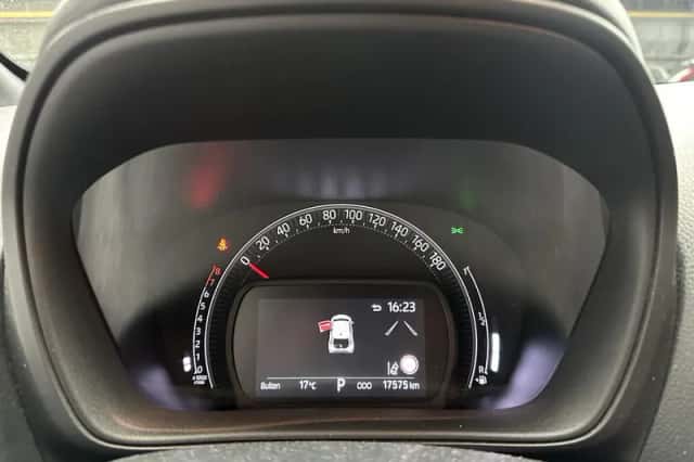 Toyota Aygo (2023) thumbnail 3