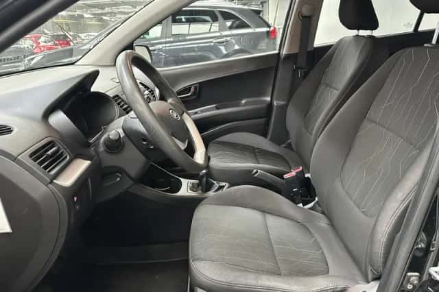 Kia Picanto (2012) thumbnail 2