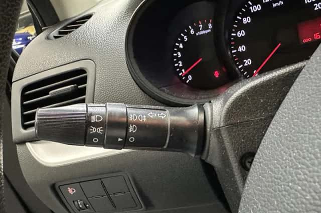 Kia Picanto (2012) thumbnail 11