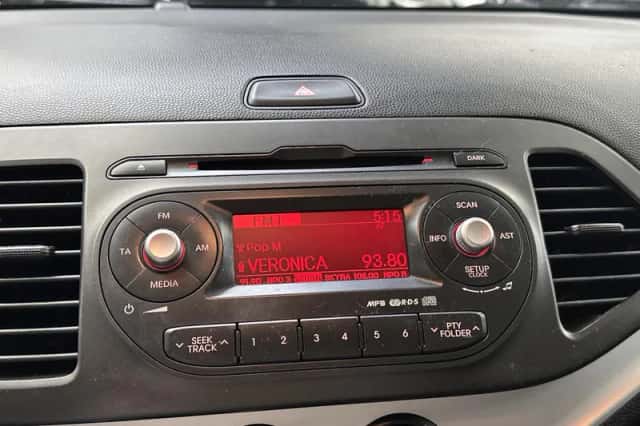 Kia Picanto (2012) thumbnail 3
