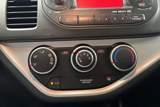 Kia Picanto (2012) thumbnail 6