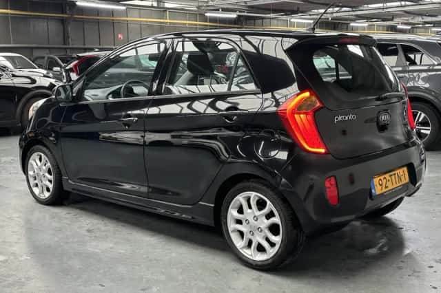 Kia Picanto (2012) thumbnail 8