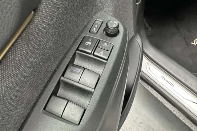 Toyota Yaris Cross (2022) thumbnail 3