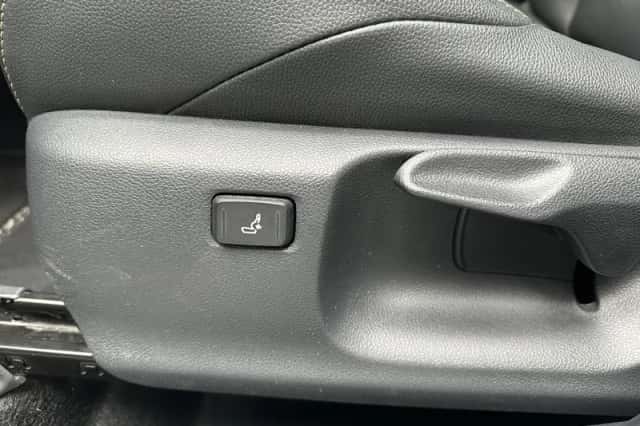 Toyota Yaris Cross (2022) thumbnail 4