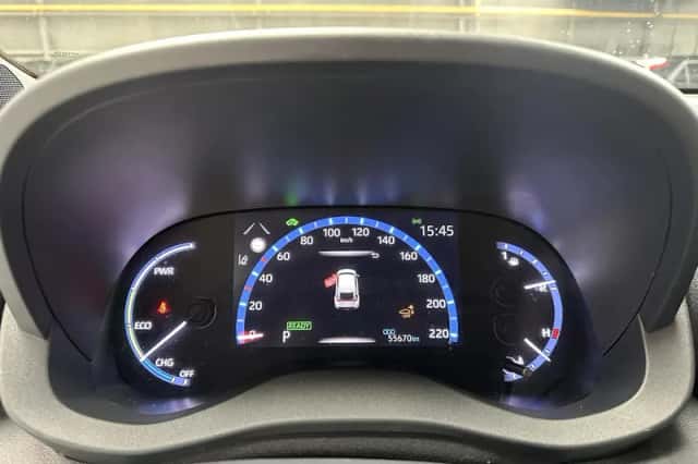 Toyota Yaris Cross (2022) thumbnail 6