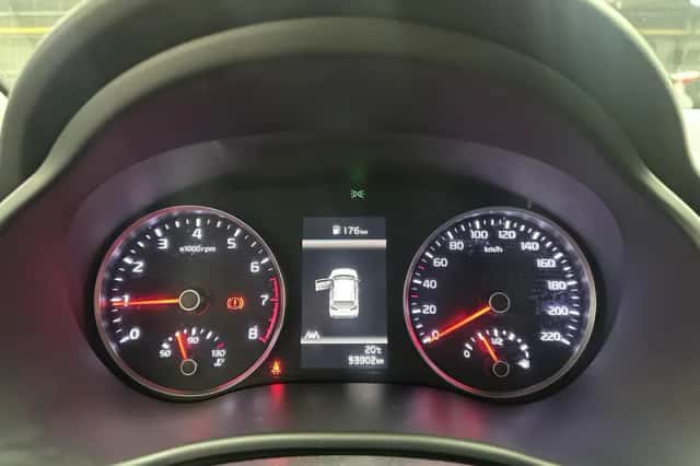 Kia Rio (2021) thumbnail 2