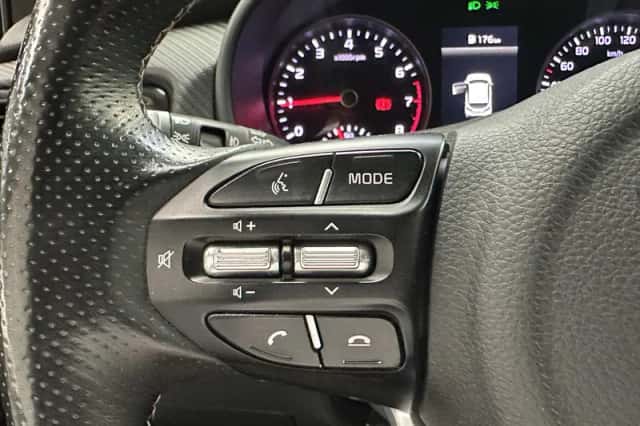 Kia Rio (2021) thumbnail 5