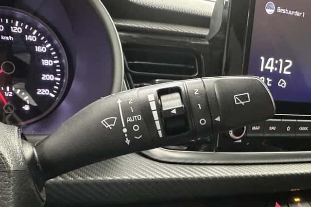 Kia Rio (2021) thumbnail 6