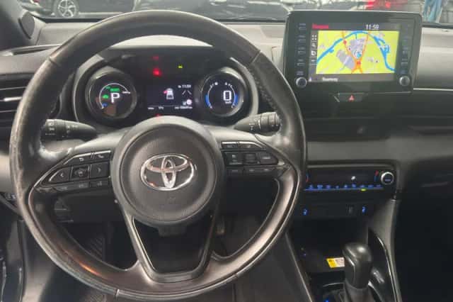 Toyota Yaris (2021) thumbnail 4