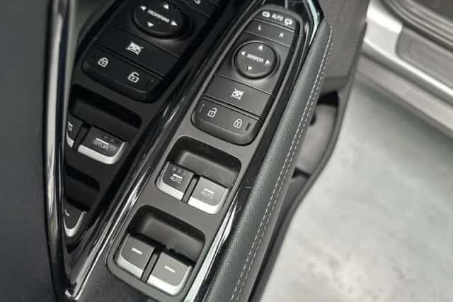 Kia Niro (2019) thumbnail 3