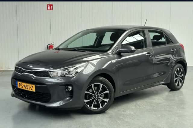 Kia Rio (2017) thumbnail 1