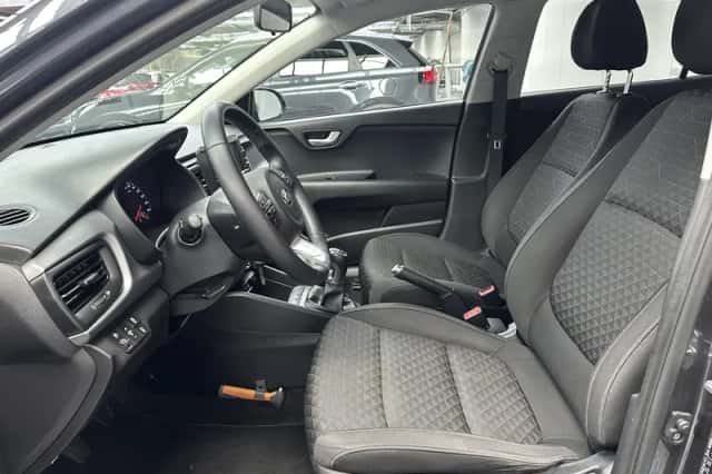 Kia Rio (2017) thumbnail 2