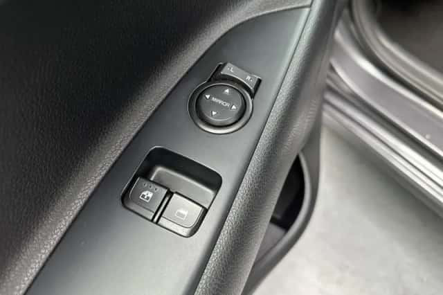 Kia Rio (2017) thumbnail 3