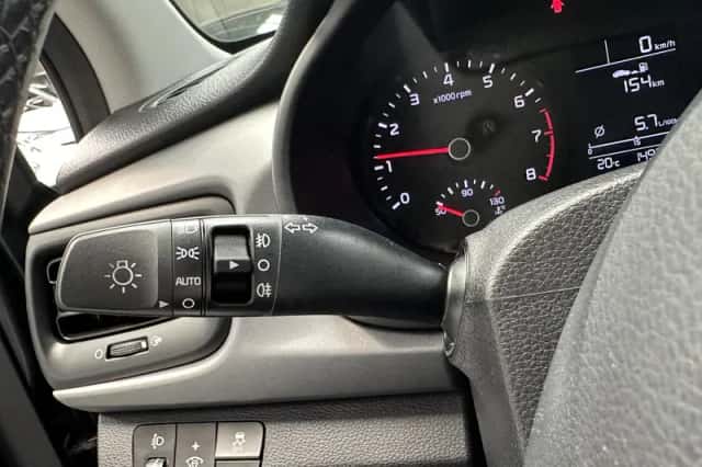 Kia Rio (2017) thumbnail 6