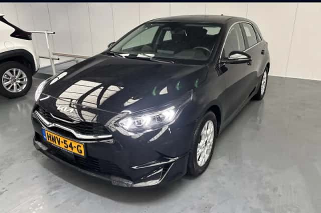 Kia Ceed (2025) thumbnail 1