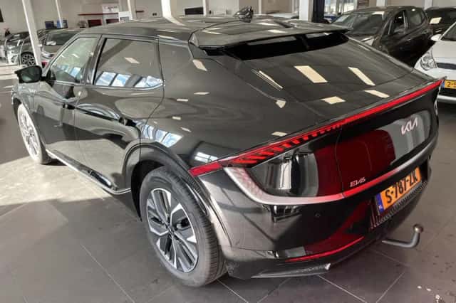 Kia EV6 (2023) thumbnail 4