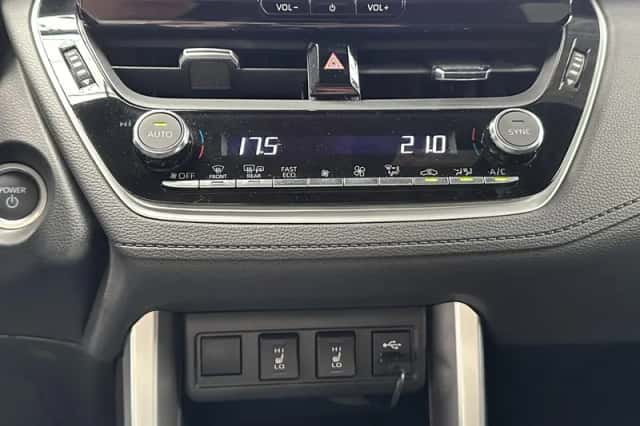 Toyota Corolla (2023) thumbnail 2