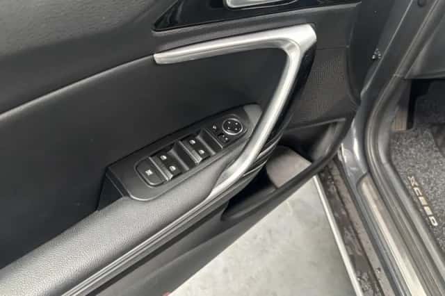 Kia XCeed (2021) thumbnail 3