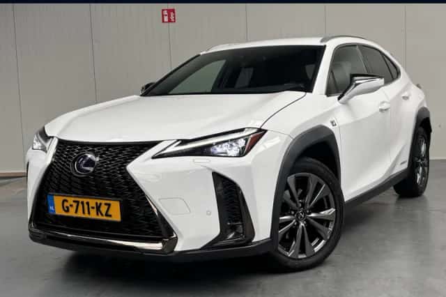Lexus UX (2019) thumbnail 1