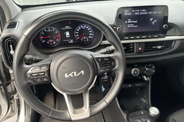 Kia Picanto (2023) thumbnail 5