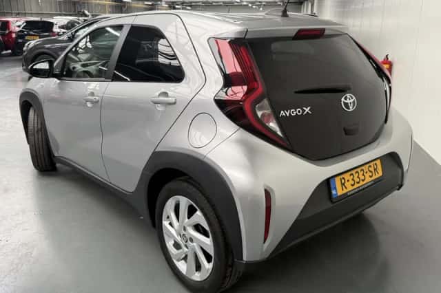Toyota Aygo (2022) thumbnail 2