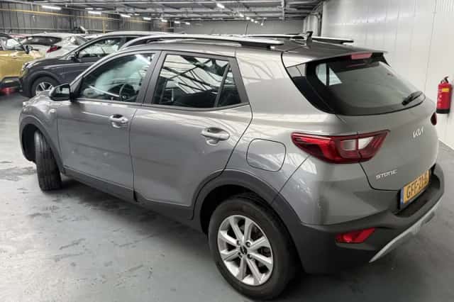 Kia Stonic (2024) thumbnail 2