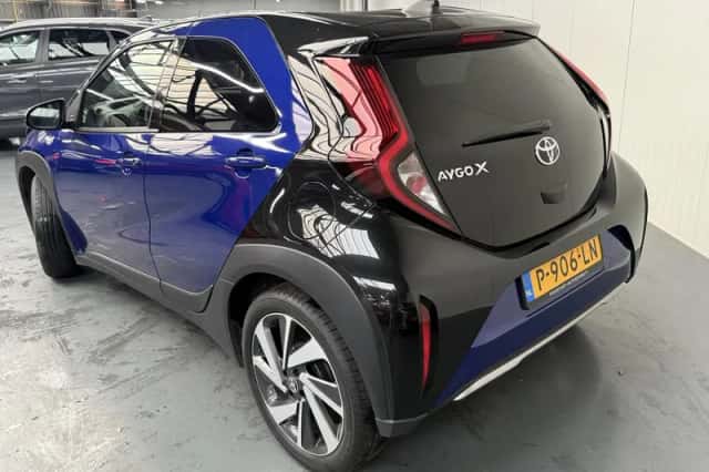 Toyota Aygo (2022) thumbnail 2