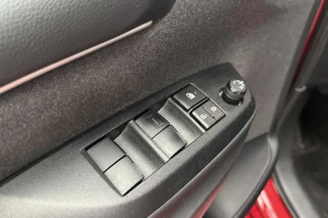 Toyota Yaris (2022) thumbnail 5