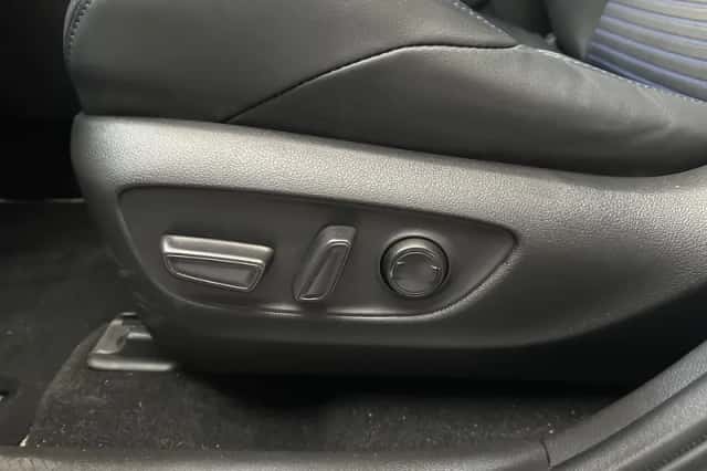 Toyota RAV4 (2024) thumbnail 6