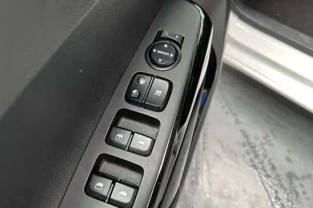 Kia Picanto (2024) thumbnail 3
