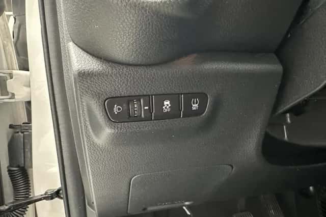 Kia Picanto (2024) thumbnail 4